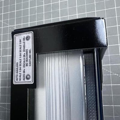 Silver, Auto Hauler Scale 1:64  New in the Box Moon Equipment