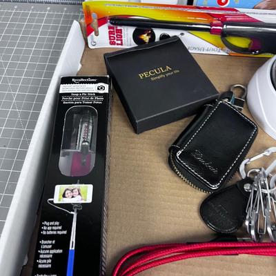 Tray of Gadgets and other stuff