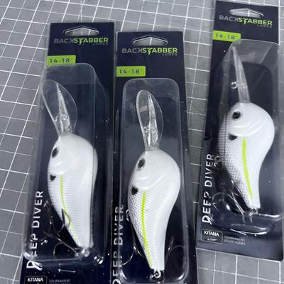 Back Stabber Deep Diver Fishing LURES 