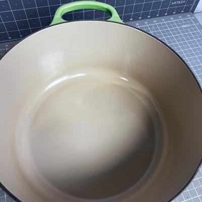 Beautiful Le Crueset Cast Iron Enamel with Lid
