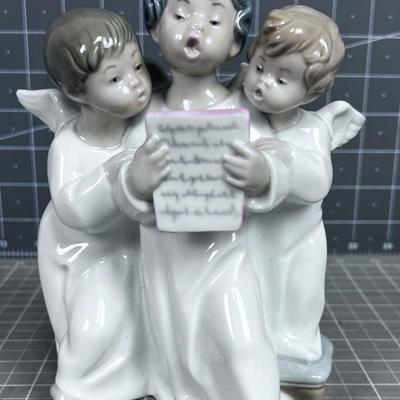 LLADRO 3 Angels Group Singing No.4542 