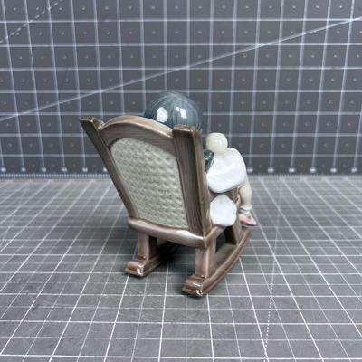 LLADRO  Nap Time   No. 5448  