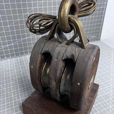 Block & Tackle Lamp 