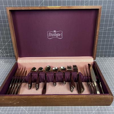 Dirilyte Gold Flatware Service for 8 