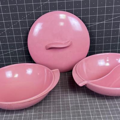 BOONTON Melamine Dishes (2) with a Lid