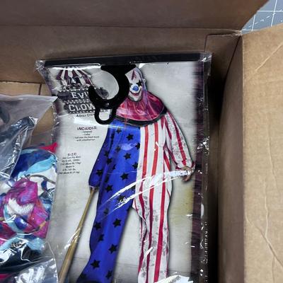Lot of Halloweens Stuff 