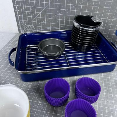 Lots of Cookware & Bakeware