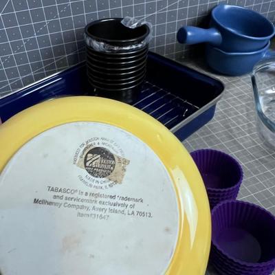 Lots of Cookware & Bakeware