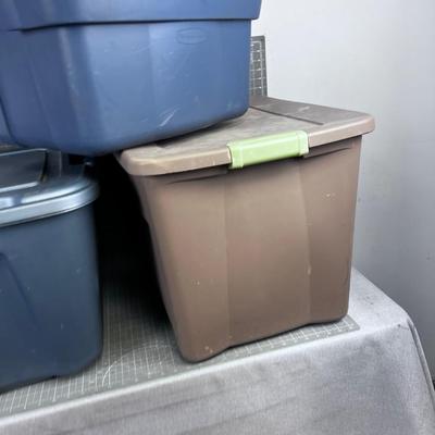 3 Tubs with Lids 