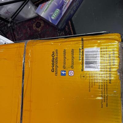 RAZOR 2-BURNER Griddle NEW in the Box