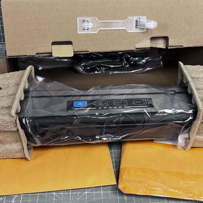 Vacuum Sealer with Extra Bags, Like NEW 