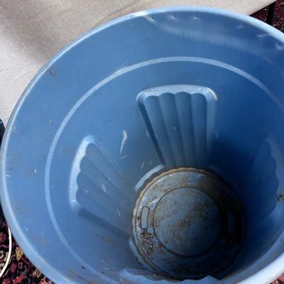32 Gallon Garbage Can with Lid 