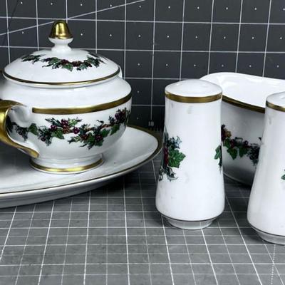 Holly & Ivy Christmas Serving S&P, Gray boat, Sugar and Creamer