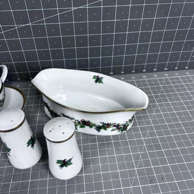 Holly & Ivy Christmas Serving S&P, Gray boat, Sugar and Creamer