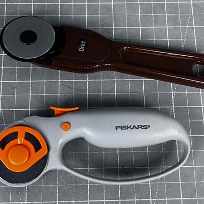 2 Cutters with Circular Blade FISKARS & DRITZ 