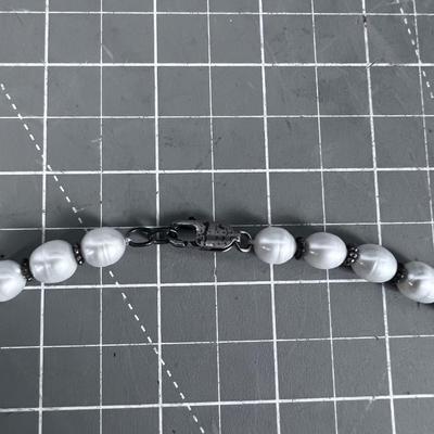 Choker Pearls with a Rosette Between the Pearls - PRETTY