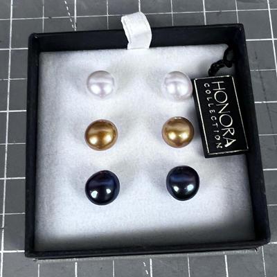 HONORA 3 Sets of Pearl Earrings. 