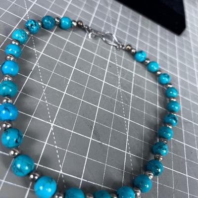 Turquoise Round Stoned Necklace 