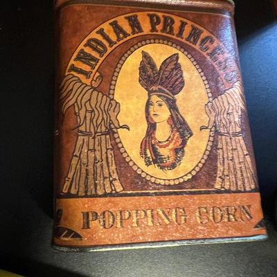Mixed Lot of Vintage Tins