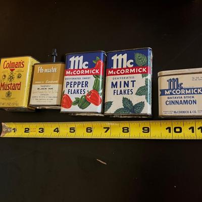 Mixed Lot of Vintage Tins