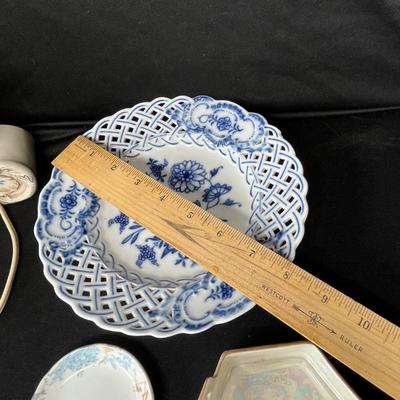 Lot 153 Antique Porcelain