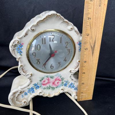 Lot 153 Antique Porcelain