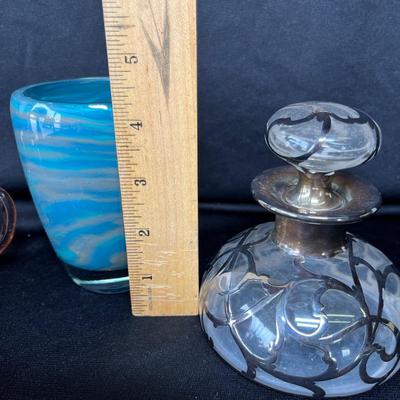 Lot 154 Assorted glass