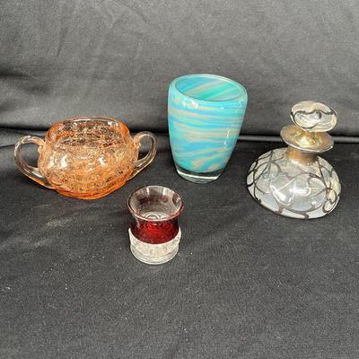 Lot 154 Assorted glass
