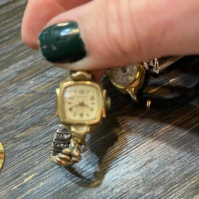 Set of 4 watches