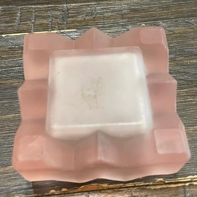 Small dresser trinket dish