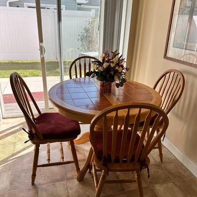 Round table with four chairs, 