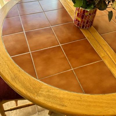 Round table with four chairs, 