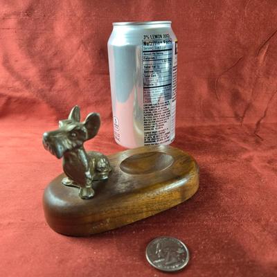 Walnut Scotty Dog Pipe Holder