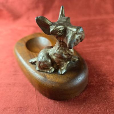 Walnut Scotty Dog Pipe Holder