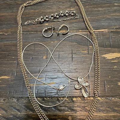 Bracelet and earrings