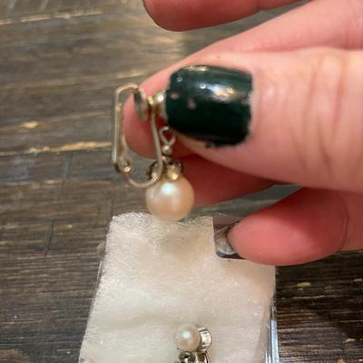Pearl clip earrings