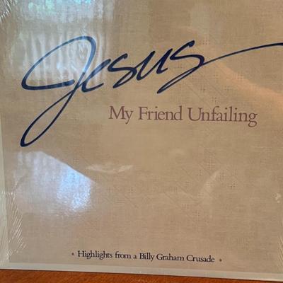 Dionne Warwick, Mahalia Jackson, and Billy Graham Highlight Vinyls Lot