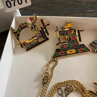 Sewing machine lapel pins