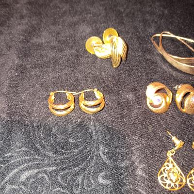 GOLD-TONE PIERCED EARRINGS