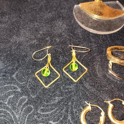 GOLD-TONE PIERCED EARRINGS