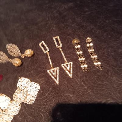 PIERCED EARRINGS WITH BLING