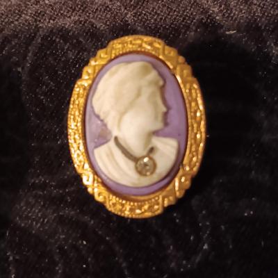 CAMEO RINGS, PINS, PENDANTS AND STICK PIN