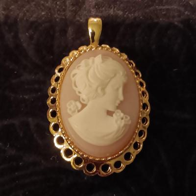CAMEO PENDANTS, BRACELET, PINS AND EARRINGS