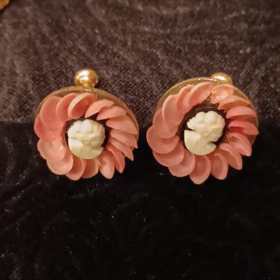 CAMEO PENDANTS, BRACELET, PINS AND EARRINGS