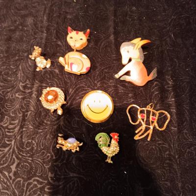 FUN PINS & PENDANTS