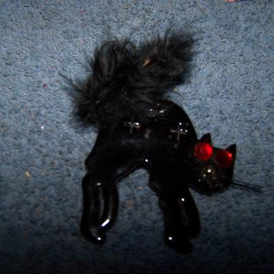 LOT 7 GREAT HALLOWEEN PINS
