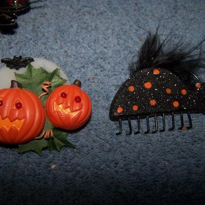 LOT 7 GREAT HALLOWEEN PINS