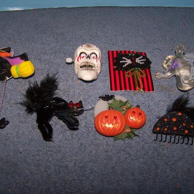 LOT 7 GREAT HALLOWEEN PINS