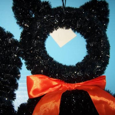 LOT 16 TINSEL BLACK CATS