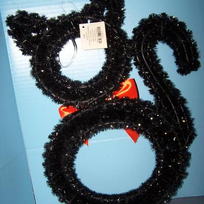 LOT 16 TINSEL BLACK CATS